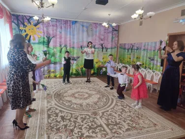Весенние утренники в детском саду