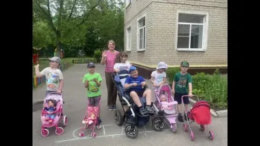 18 июня - День рождения детской коляски